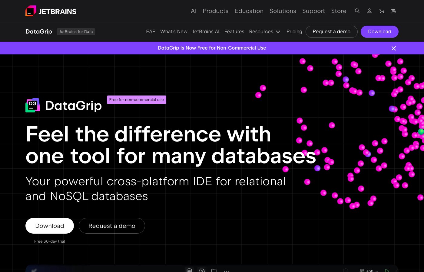 DataGrip SQL editor with inline error detection and schema-aware autocompletion